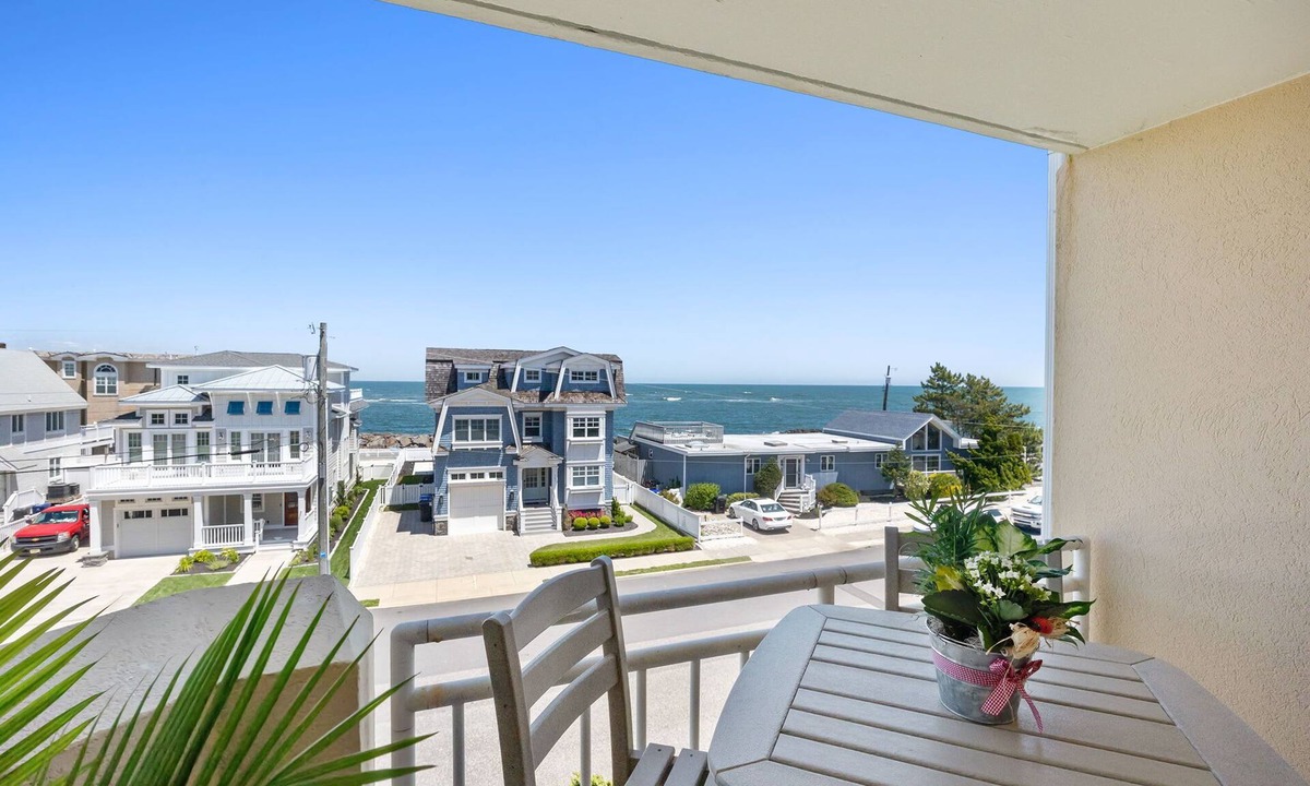 Avalon Condo | Sea La Vie: Oceanview Condo with Pool