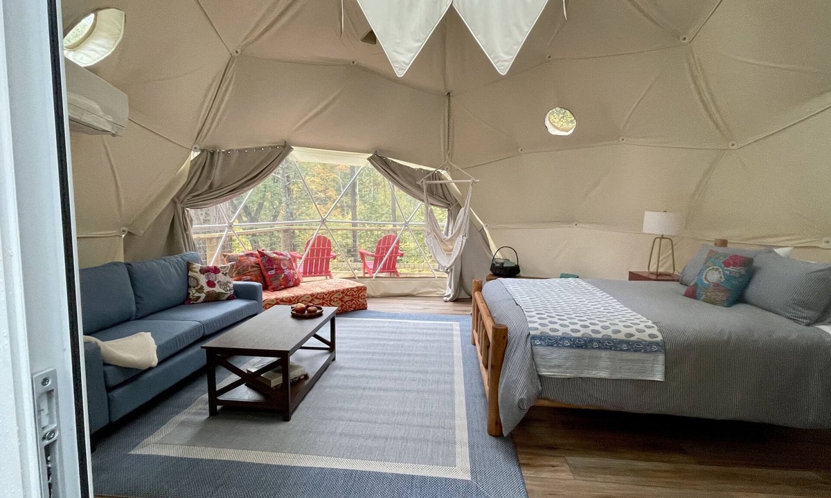 Wallkill House | Seasonal, Cozy Geo-Dome with Heat/AC on Private Hiking paradise in Gunks.