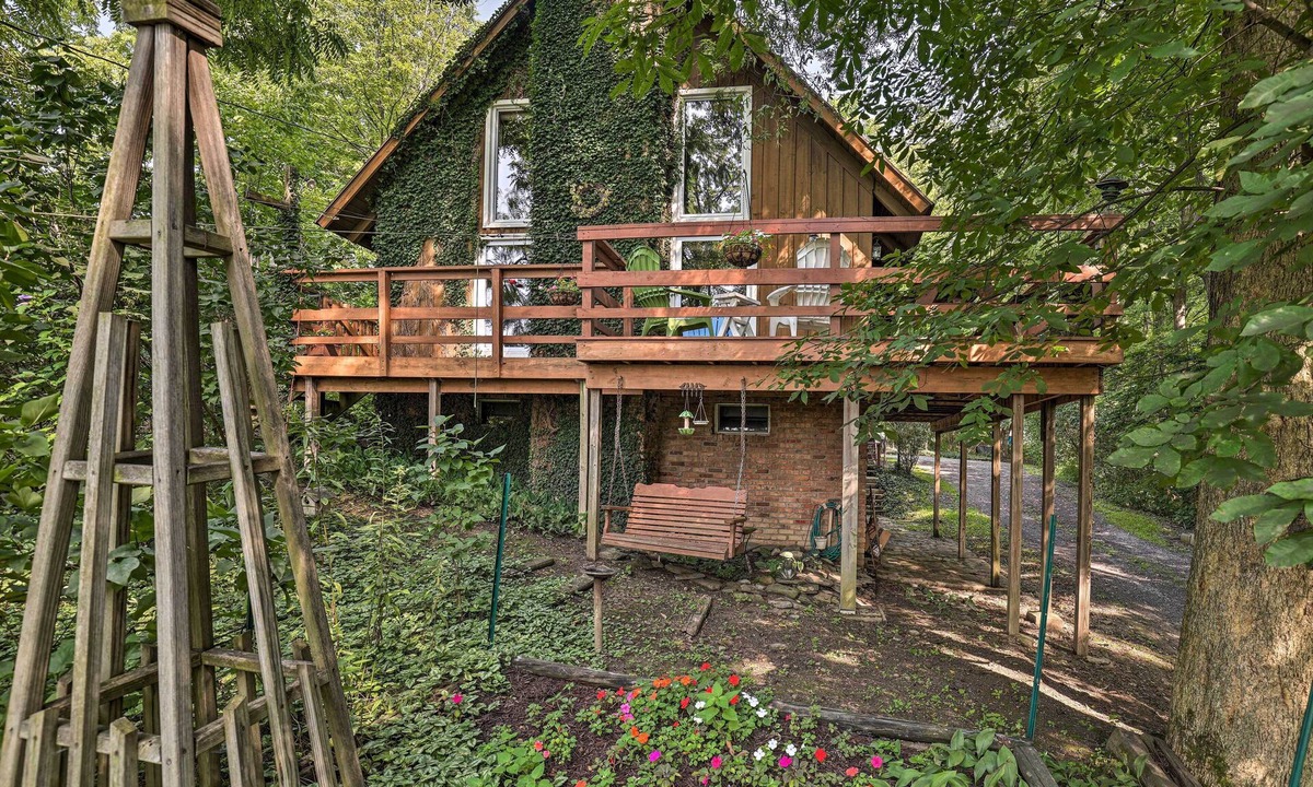 Lodi House | Serene Lodi Escape w/Deck: Boat, Hike & Sip!
