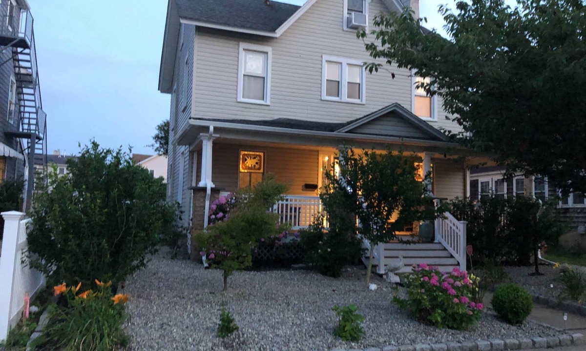 Point Pleasant Beach House | Shore Beats Work-ING! Beach:3 Minute Walk-6 Houses Summer Weekly Getaway Hot Tub