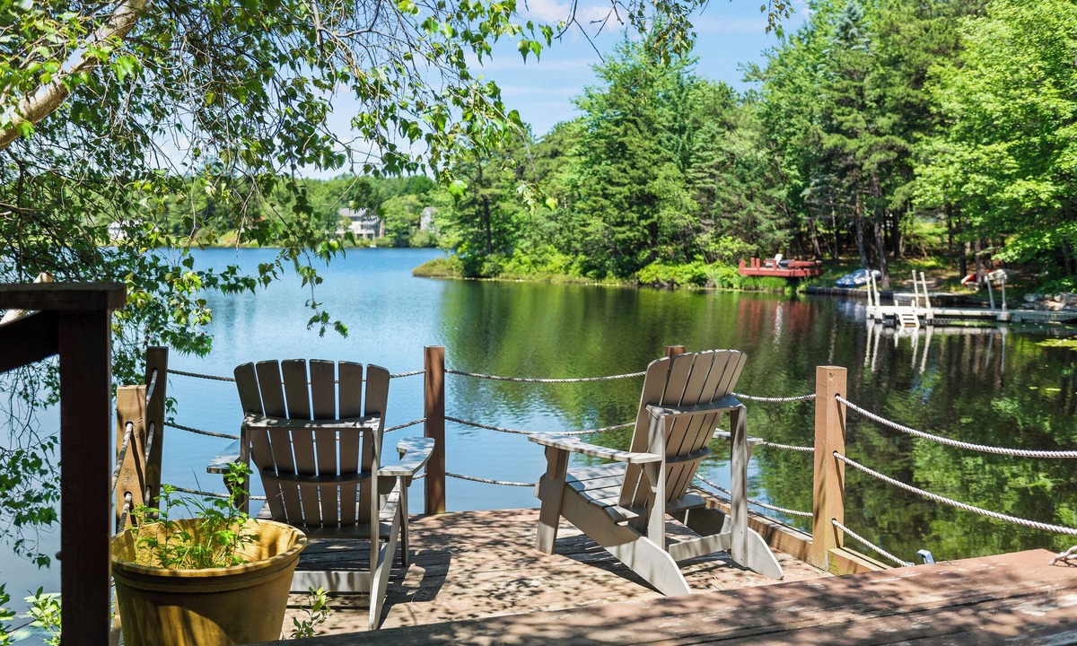 Long Pond House | Simply Shores by AvantStay | Private Beach + Dock | Lake Overlook