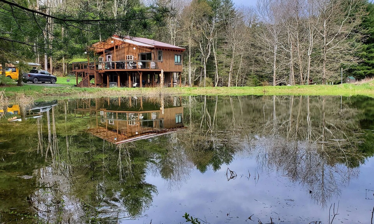 Spring Mills Cabin | Solar Cabin: A Modern, Off-grid Retreat on 100 Acres