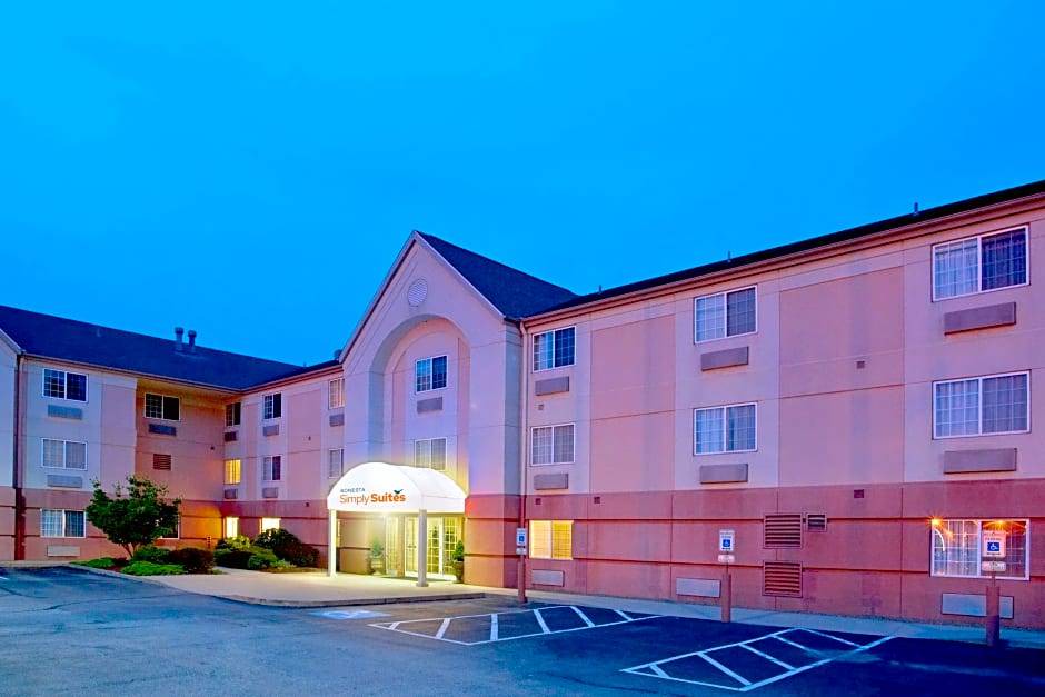 South Hills Hotel | Sonesta Simply Suites Pittsburgh Airport