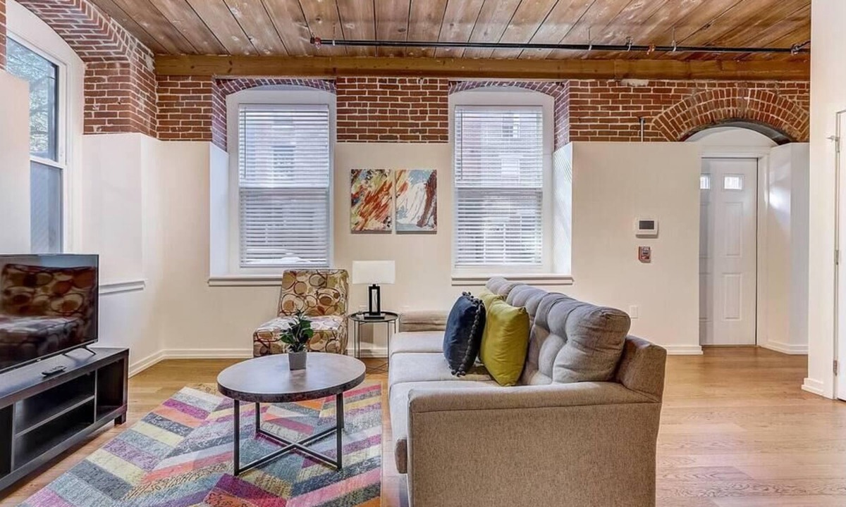 Northern Liberties Apartment | Spacious 2 BR in Northern Liberties