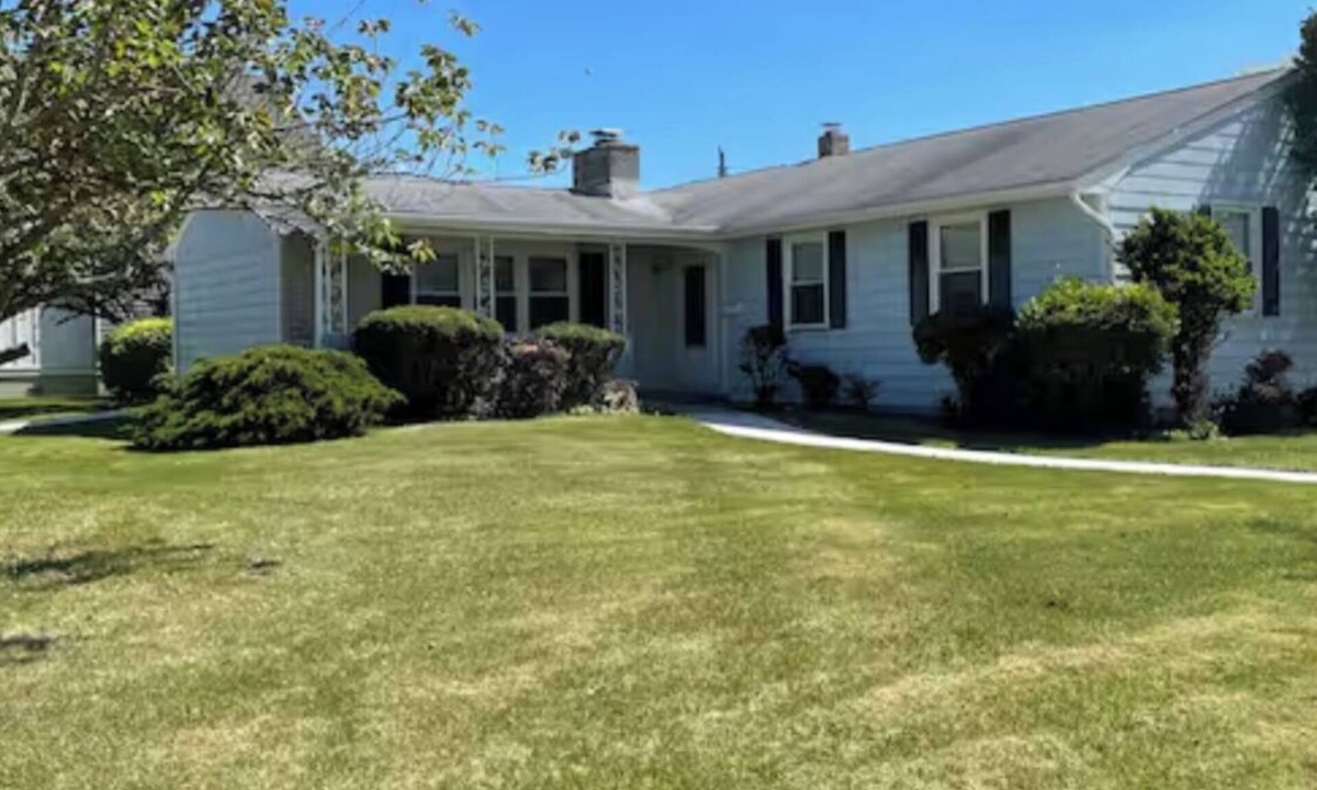 A-Zone House | Spacious 4-bedroom family home in Brigantine with so many amenities!