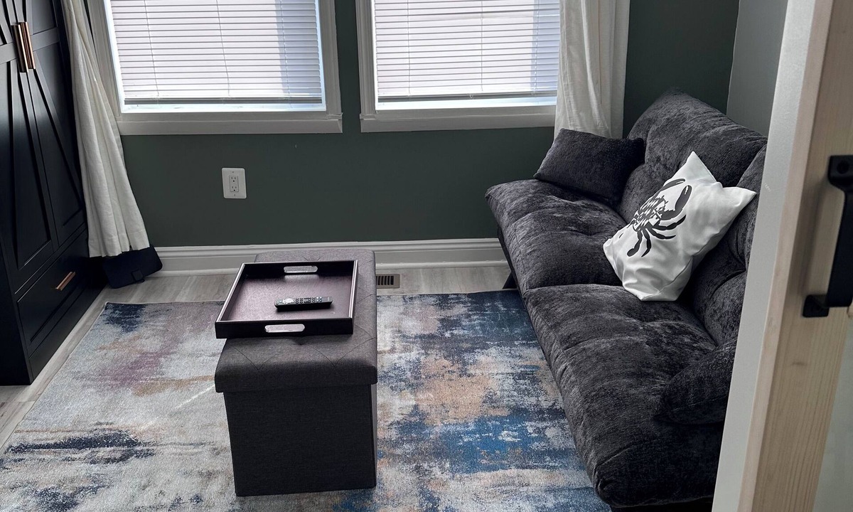 Overlea House | Spacious 4-bedroom retreat house with plenty of parking