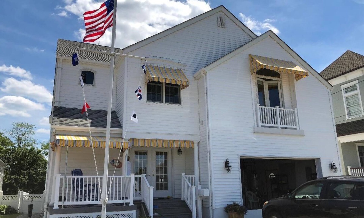 Point Pleasant Beach House | Spacious 5 bedroom home at the beach AND on a lake. DISINFECTED WEEKLY!