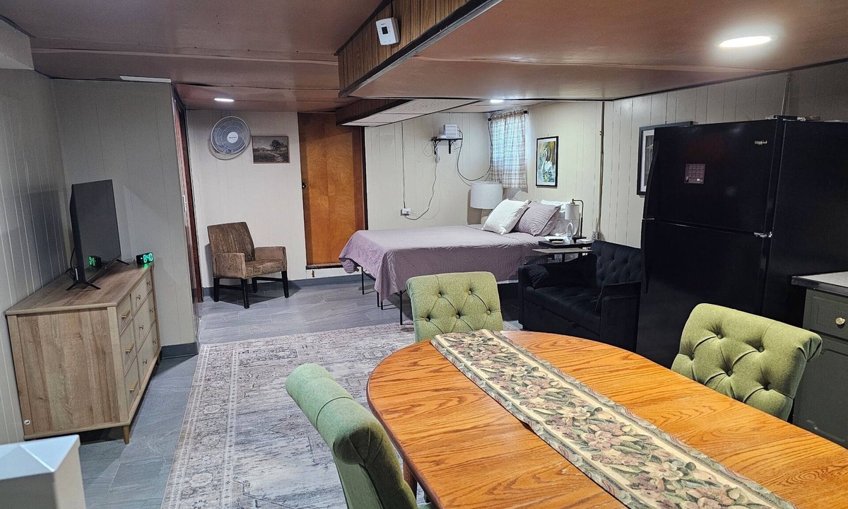 Steubenville Apartment | Spacious Basement Apartment with Easy Access to Hospitals and Freeways with WiFi
