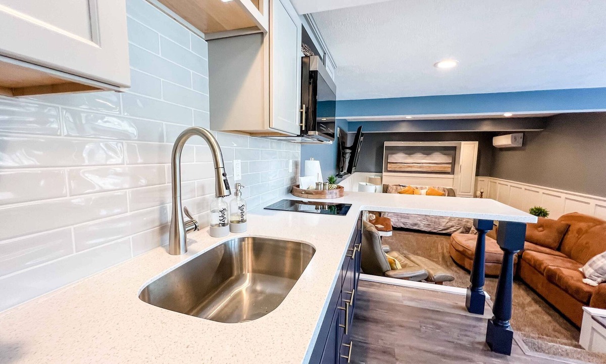 Erie Apartment | Spacious guest suite with a view - 2 minutes from LECOM and the Mall!