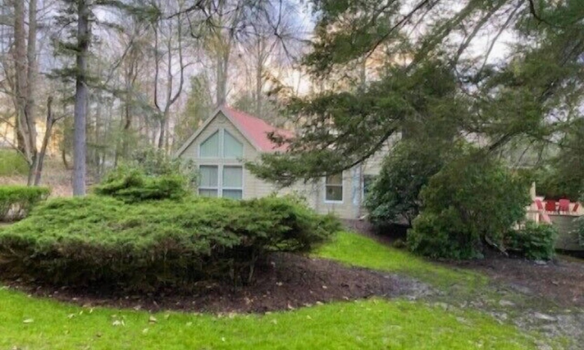 Greentown House | 🌲🚣‍♂️🦅 Spacious Lake Cottage MSTR Suite LRG Deck Lake Wallenpaupack