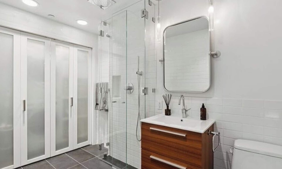 Chelsea Apartment | Spacious, luxury, central 3-bed, toilet, laundry apartment with dishwasher