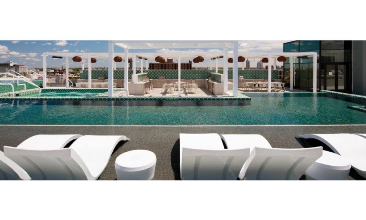Poplar Apartment | Spectacular rooftop- near the Met- 5 minutes from Center City