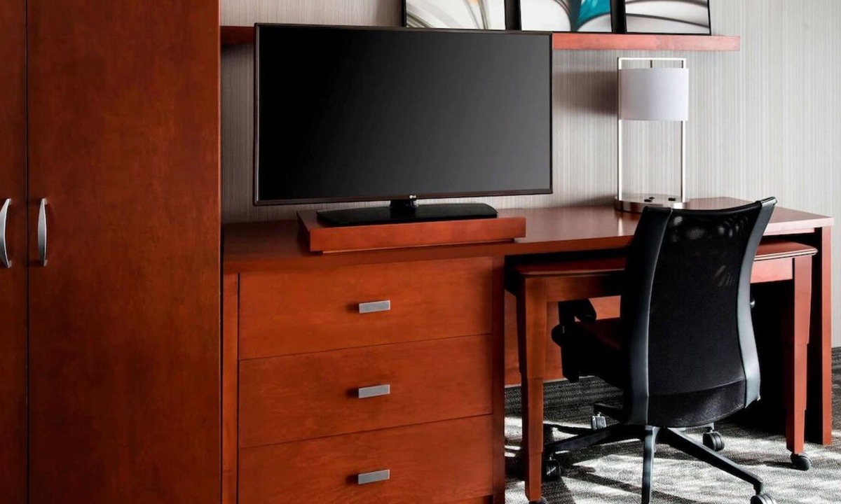 Mahwah House | Sports Break! Minutes Away from MetLife Stadium! 3 Classic Units W/ FREE Parking