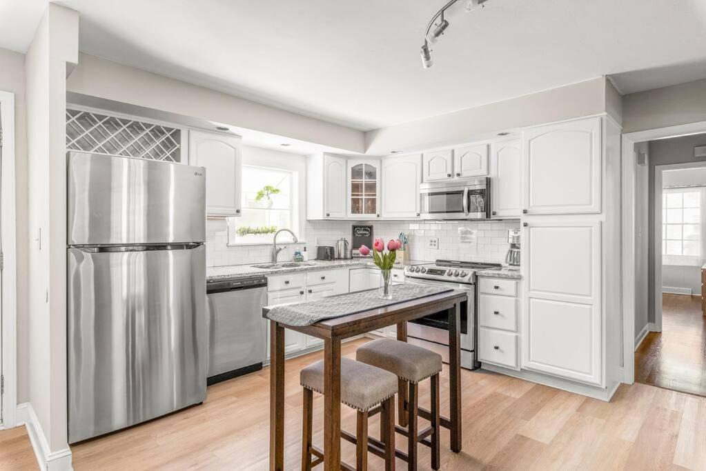 Charlotte Apartment | Spotless 4BR near CLT Uptown, Fast Wi-Fi