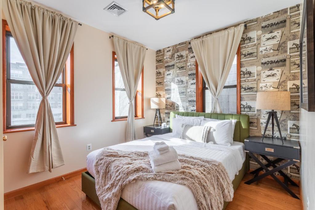 Center City Apartment | Spring Garden near Center City by Sosuite