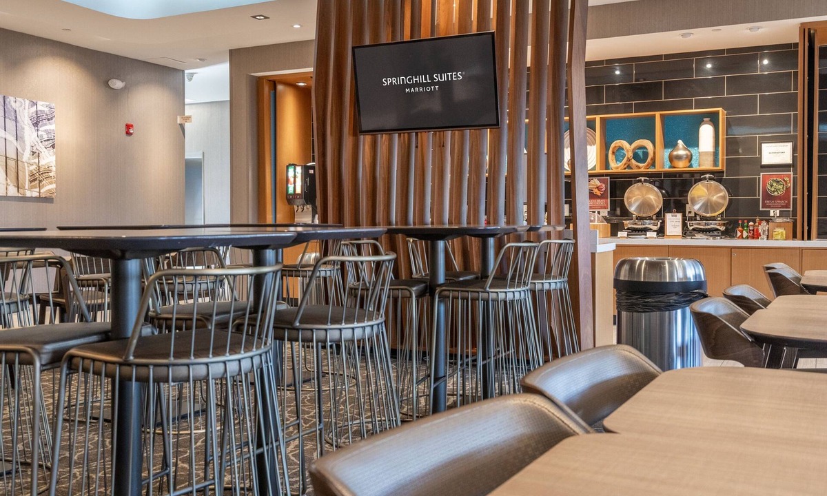 Woodbridge Hotel | SpringHill Suites by Marriott Woodbridge