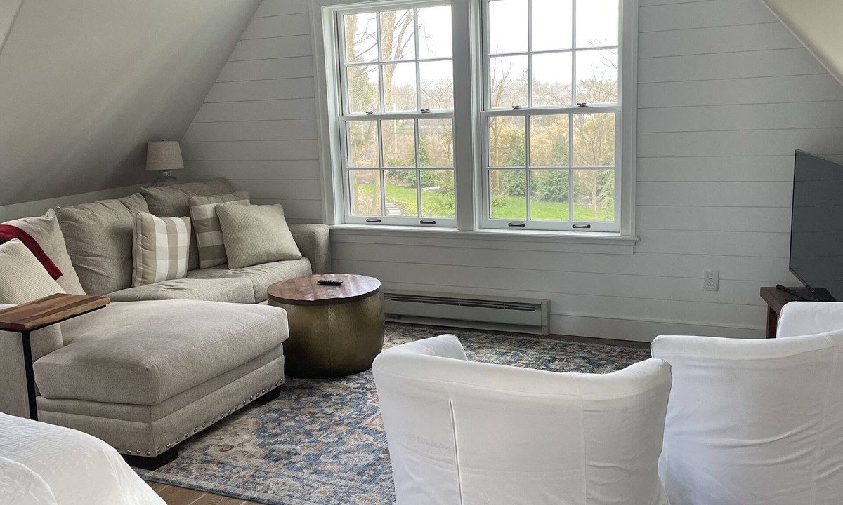 Saint Davids Apartment | Studio Apt located in the heart of Wayne