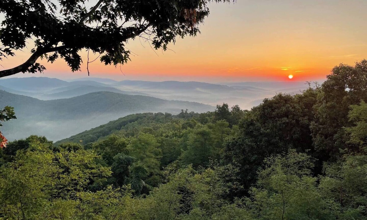 Mathias Cabin | Stunning Views: Secluded 5 bedroom Mountain Homen