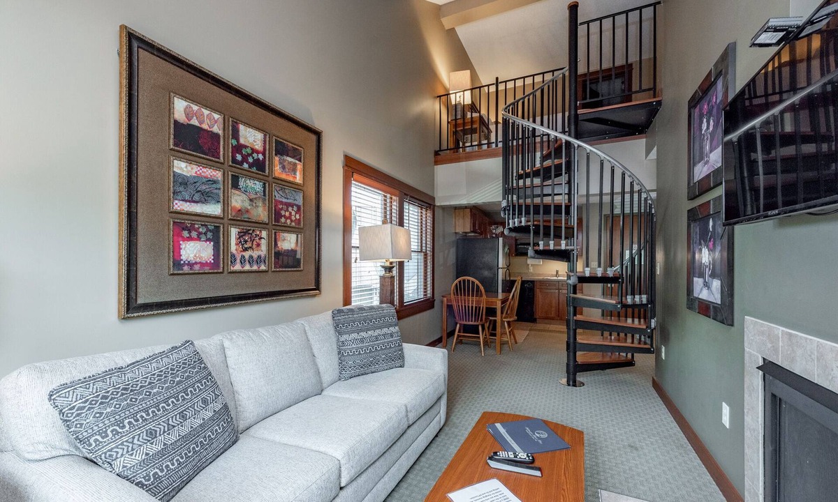 Thayerville Apartment | Suites at Silver Tree: A318 One Bedroom & Loft Standard View