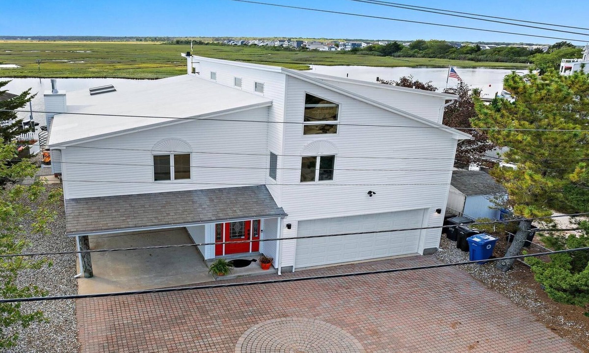 Beach Haven West House | Sun-Kissed Beach House: Your Off-Season Waterfront
