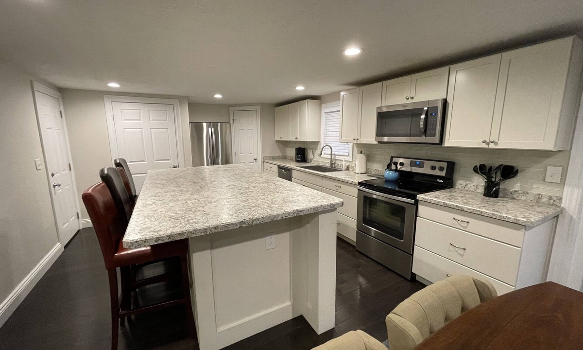 Mentor House | SUPER UPSCALE RANCH!