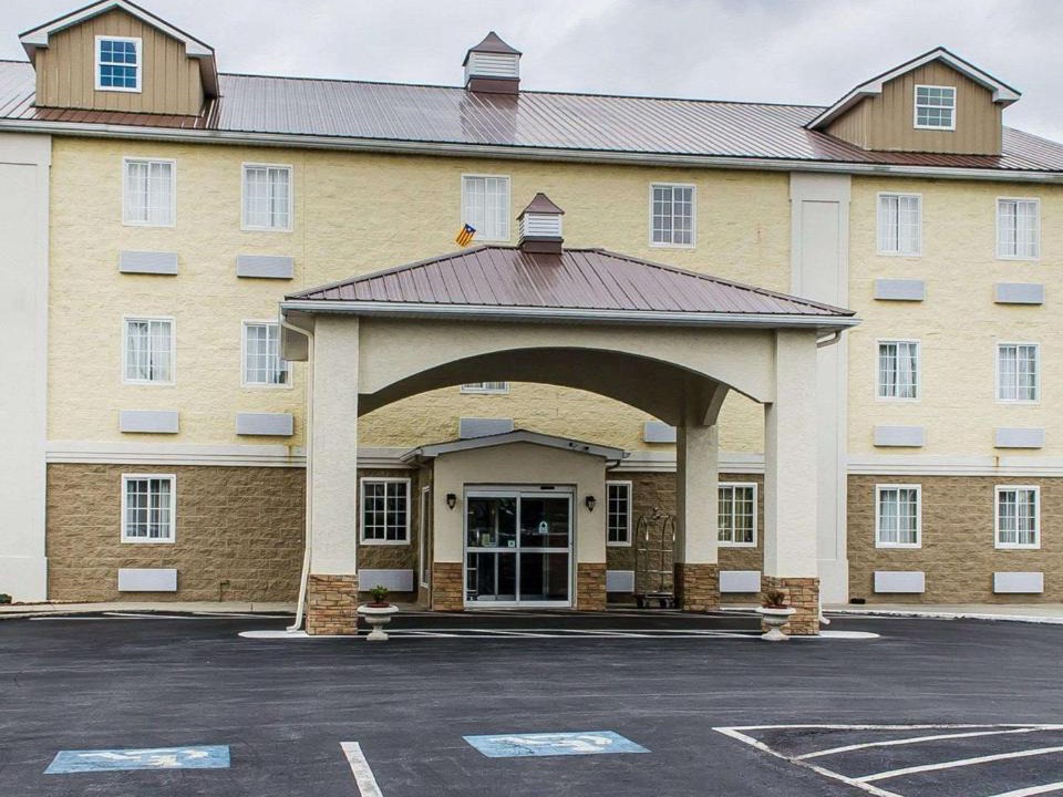 Lickdale Hotel | SureStay Plus by Best Western Jonestown Lebanon Valley