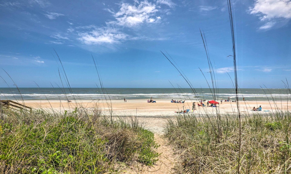 Vilano Beach Cottage | Surfside Oceanfront Cottage w/Beach Access!