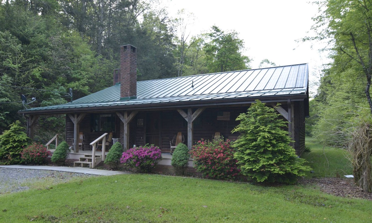 Dailey Cabin | Tanner's Farm- A Private 200 Acre Retreat - 8 Miles of Trails, Wildlife, & More
