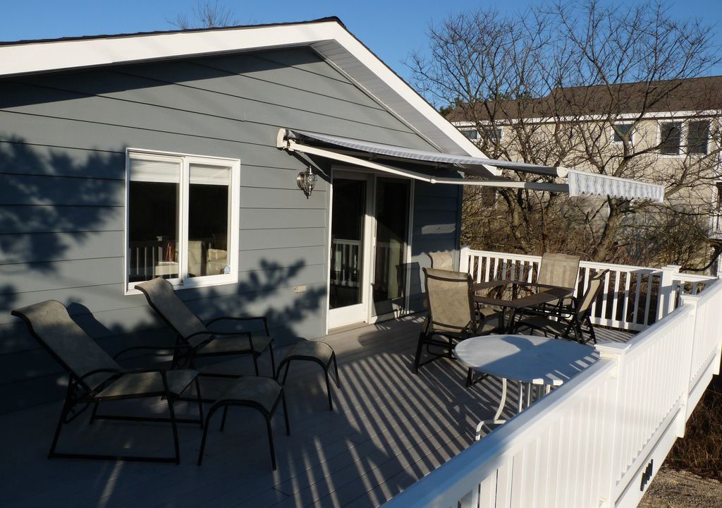 Harvey Cedars House | Terrific Oceanblock Property, 6 Houses from Beach!