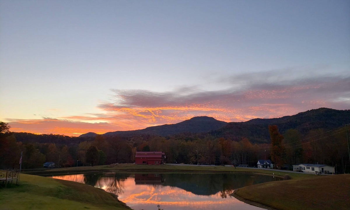 Ashley Oaks House | The Big Red Barn Unit #1-Direct trail access within 150 yards to G-23
