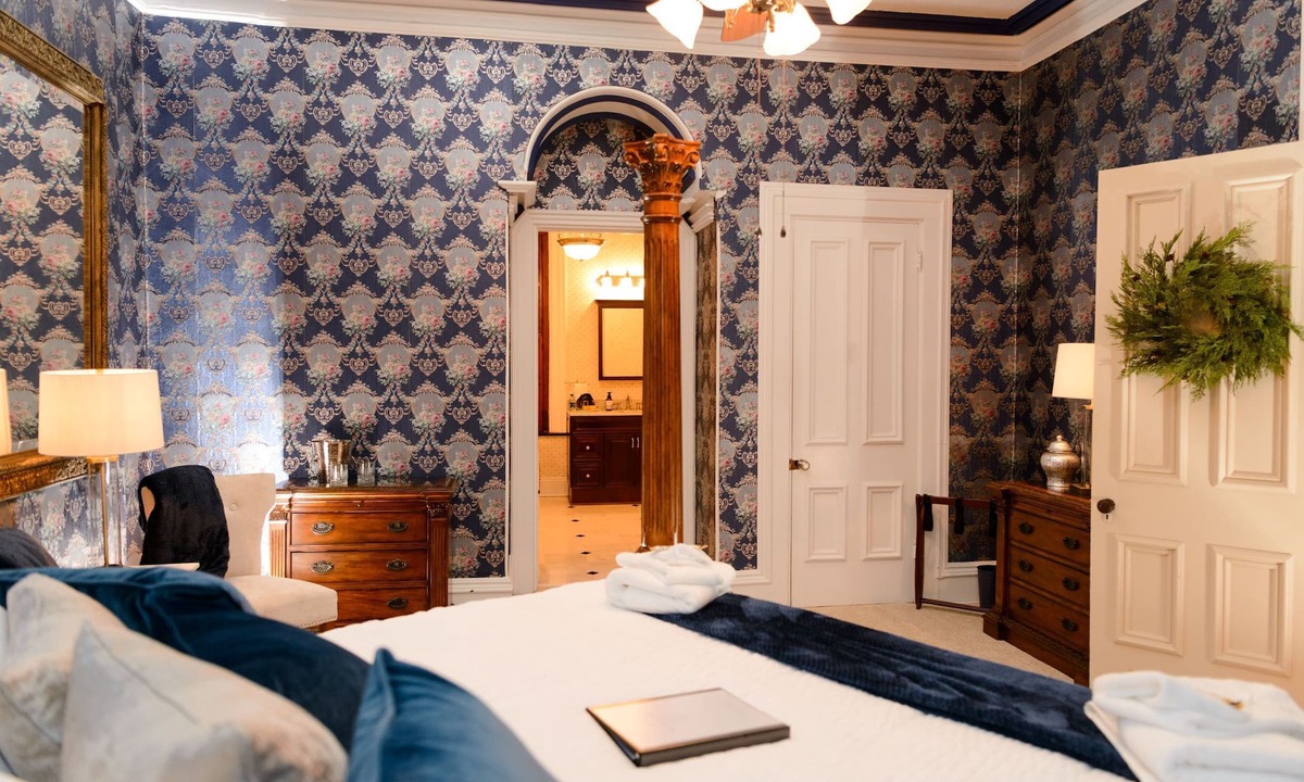 Mercer Apartment | The Blue Room at The Big Brickhouse