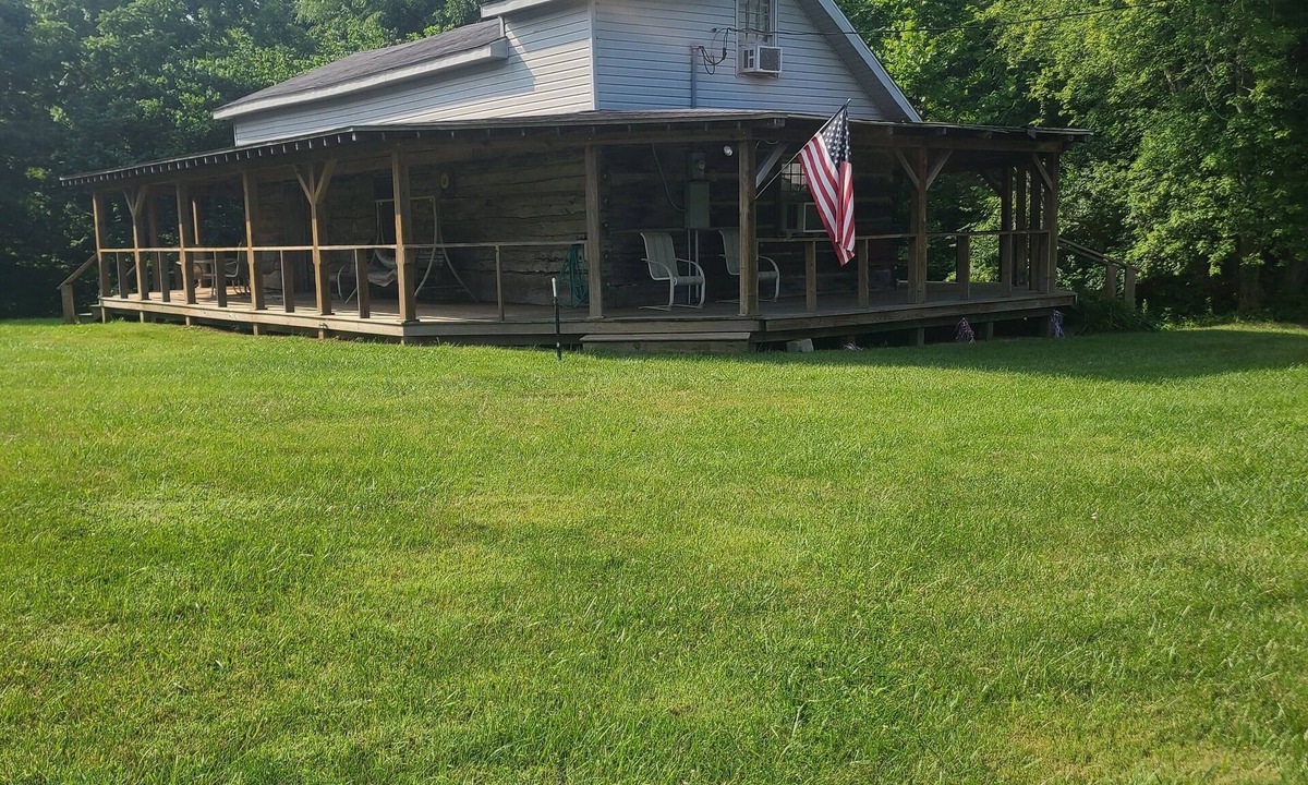 Taswell Cabin | The Cove TOKA Cabin.30 seconds from Patoka Lake.Sleeps 10