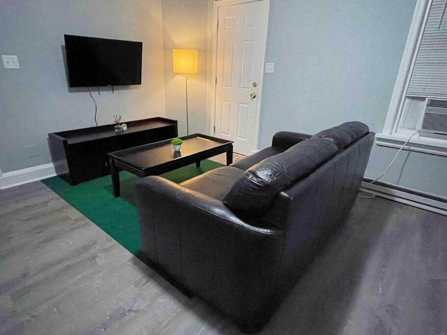 Wilmington Apartment | THE ECO HOME. Entire place with private parking