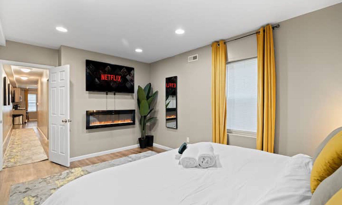 East Parkside Apartment | The Executive Philly Zoo King Retreat Parking