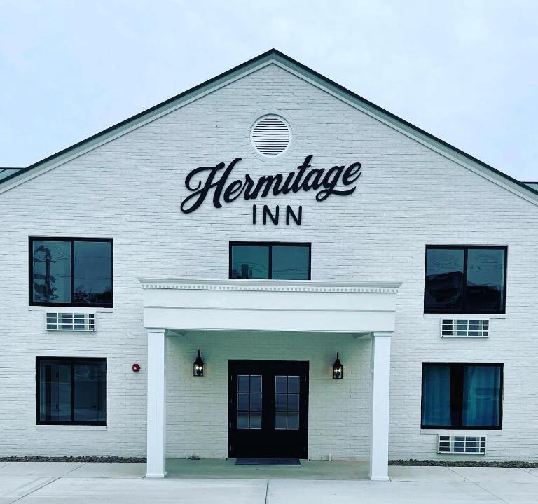 Petersburg Hotel | The Hermitage Inn and Taphouse