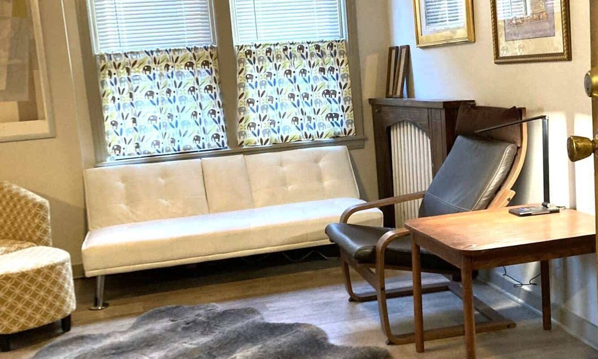 Duquesne Apartment | The Kennywood Suite - The Red Racer Car