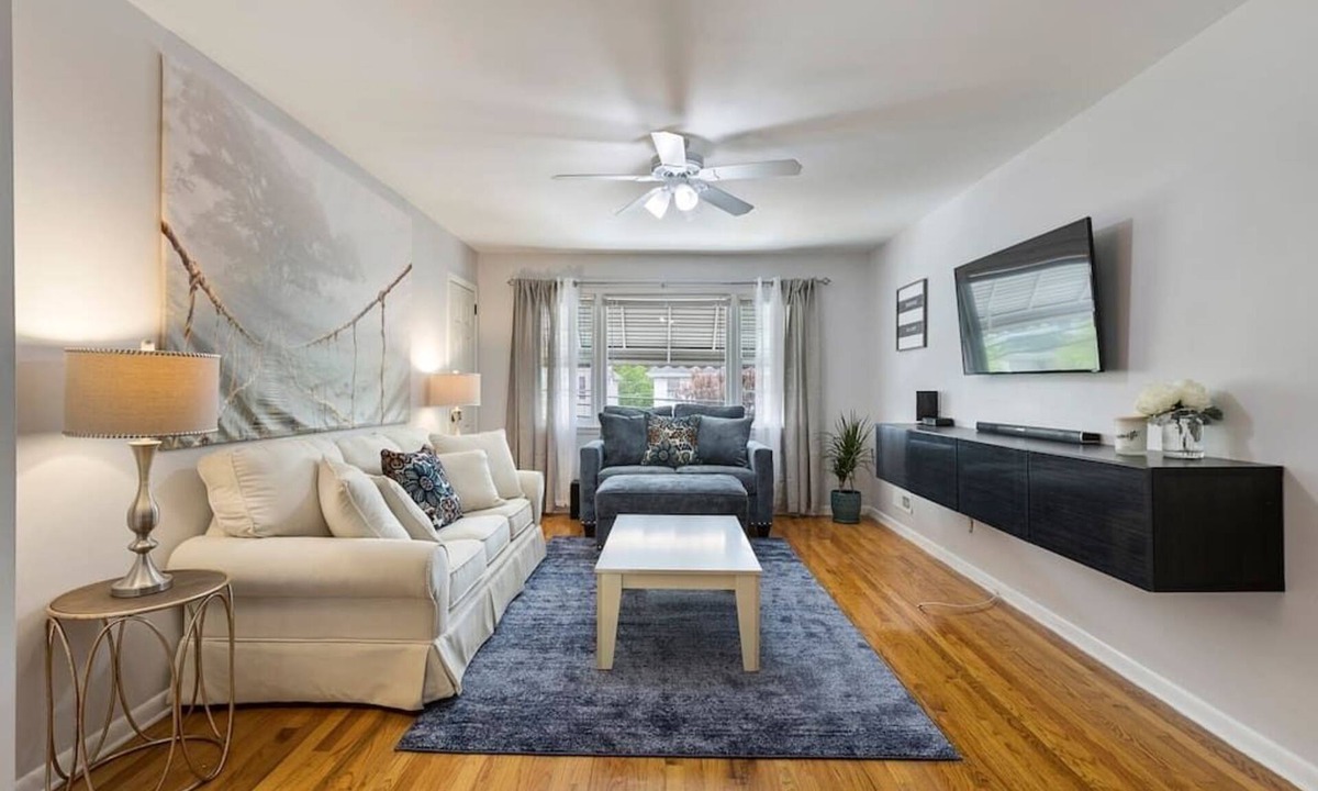 Bloomfield House | The Lennox Stay - Close to NYC ☆ Free Parking