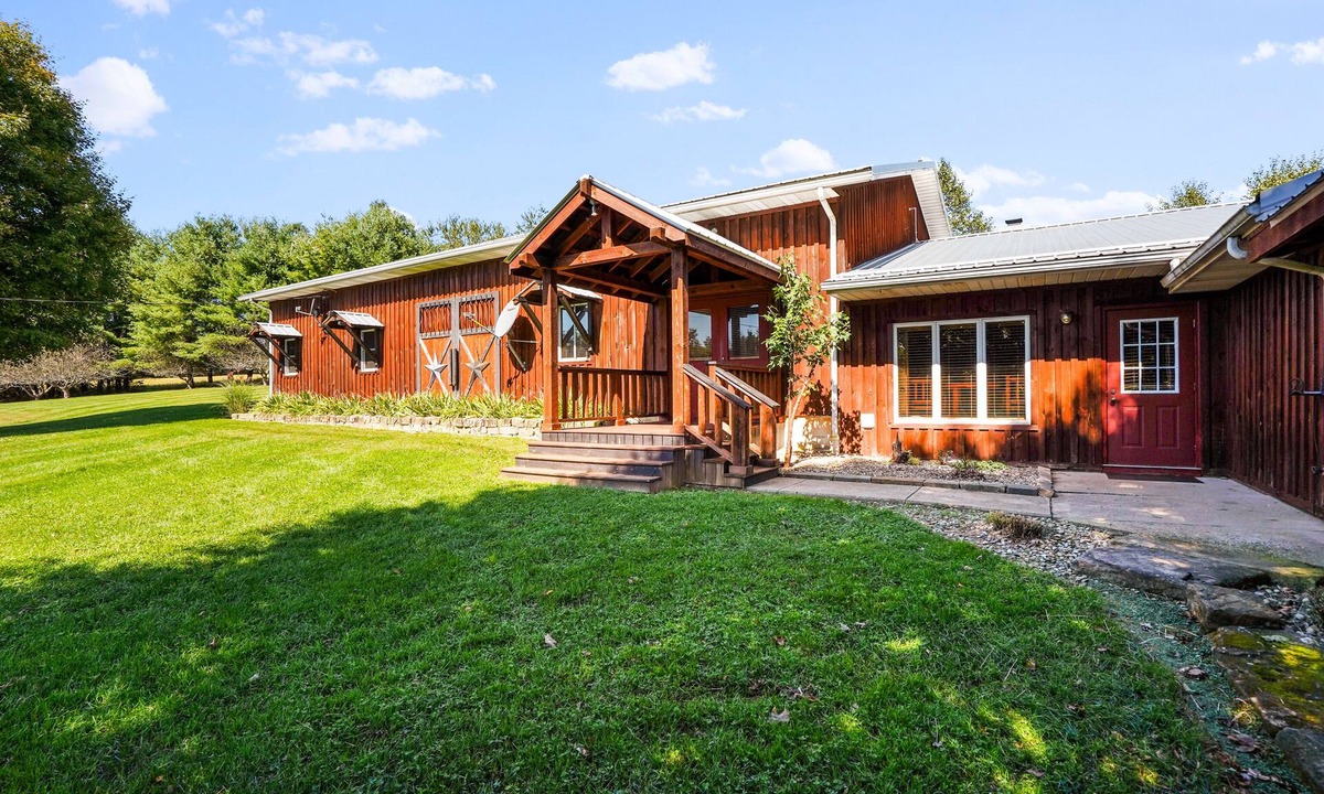 Bladensburg Cabin | The Little Lodge.nDisconnect from your fast pace with friends and family.