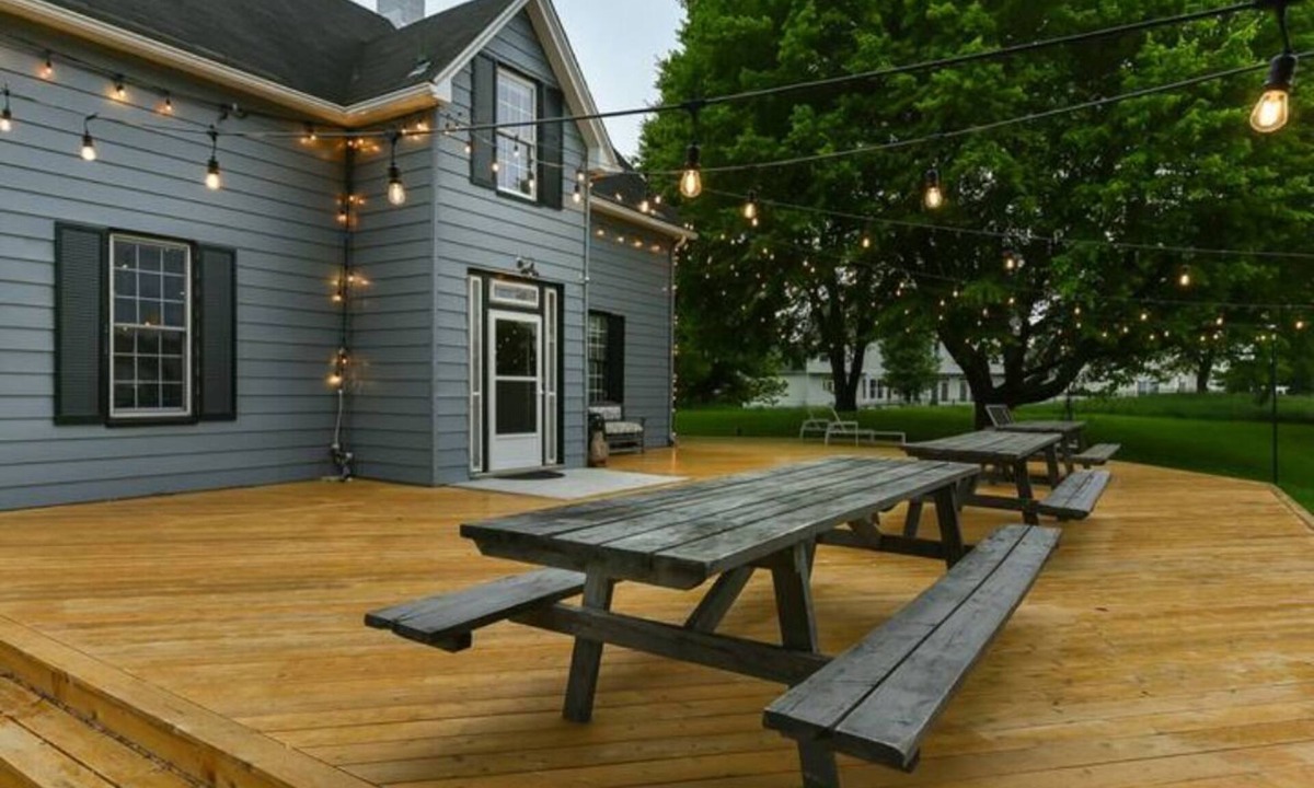 Berryville Apartment | The Outpost Suite 2- A Curated Farmhouse Suite