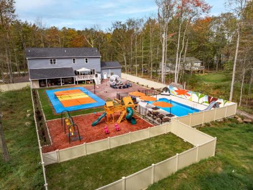 Tunkhannock Township House | The Poconest - Luxurious Mountain Mansion