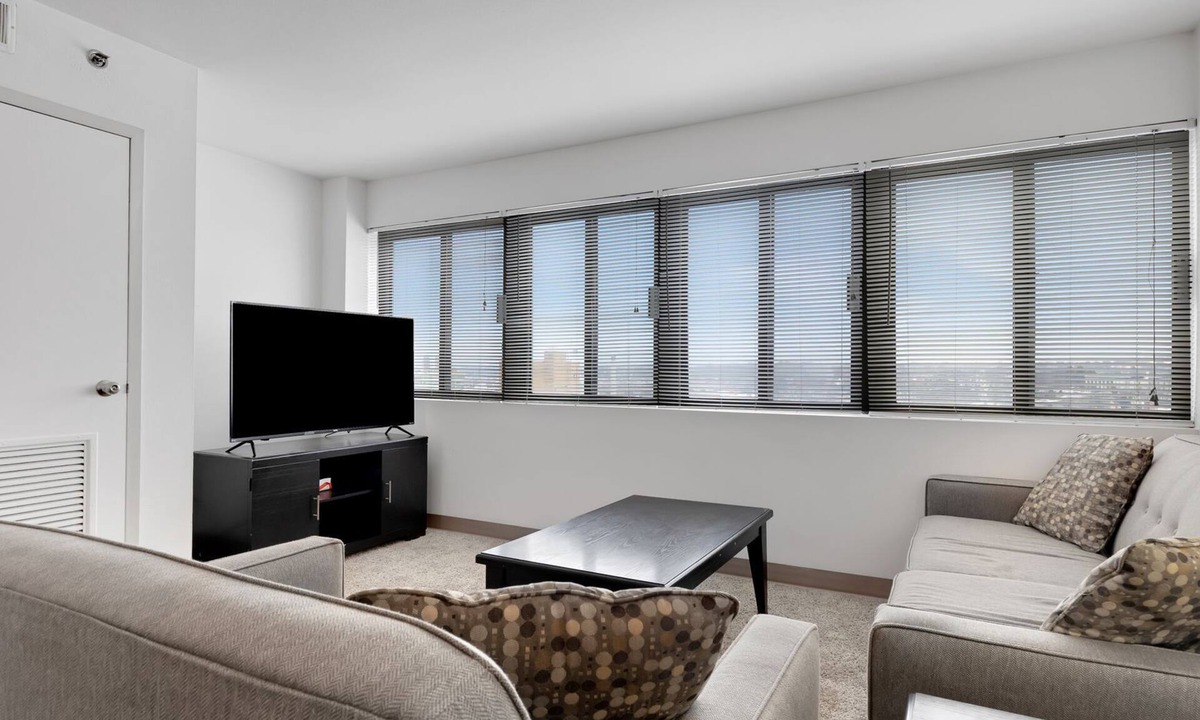 Downtown Harrisburg Apartment | This apartment is a 1 bedroom(s), 1 bathrooms, located in Harrisburg, PA.