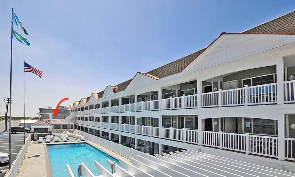 Avalon Condo | This BEACH BLOCK adorable condo at the Ocean View is one of Avalon's perfect places to get-a-way
