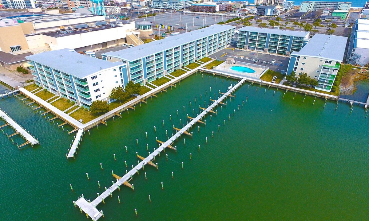 Midtown Ocean City Condo | Thunder Island 141D-Baywater 39th St, Free WiFi, Pool, Elev, W/D, AC