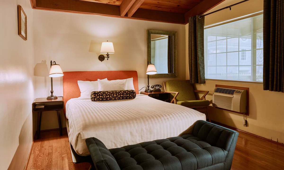Downtown Eugene Hotel | Timbers Inn