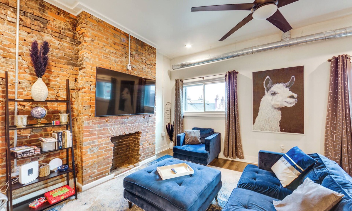 Central Northside House | Townhome ~ 1 Mi to Downtown Pittsburgh & Stage AE