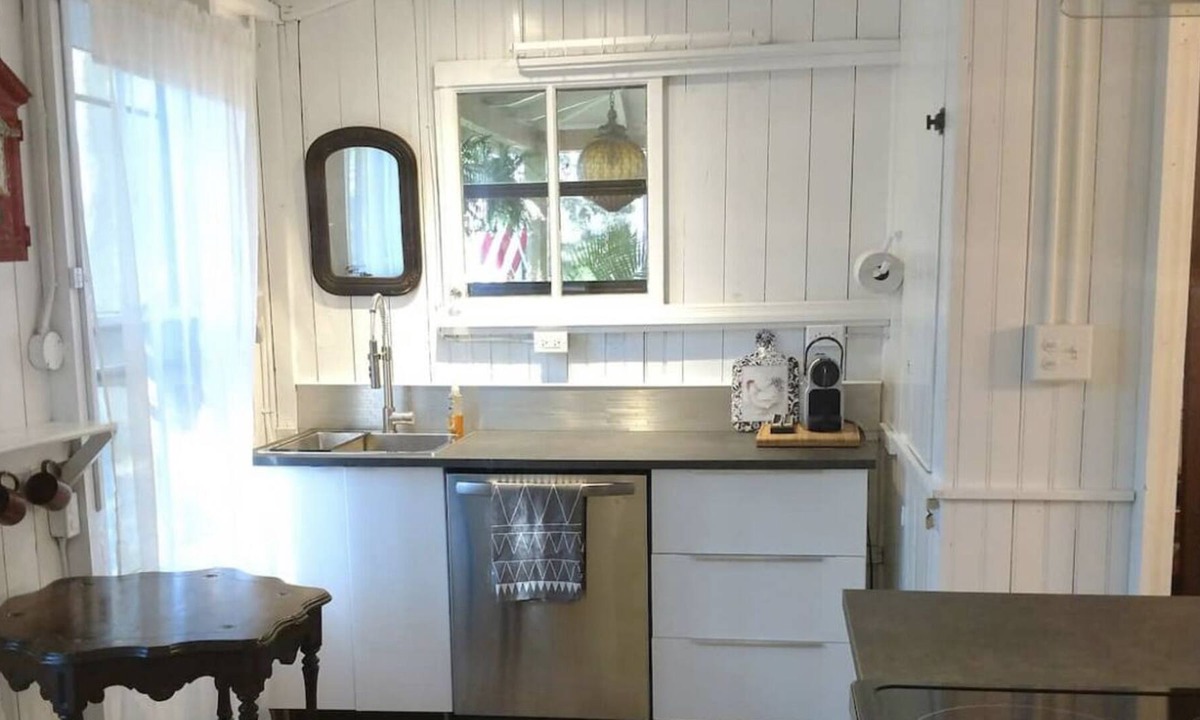 Lebanon Cottage | Transcendentalist Cottage on 6th St
