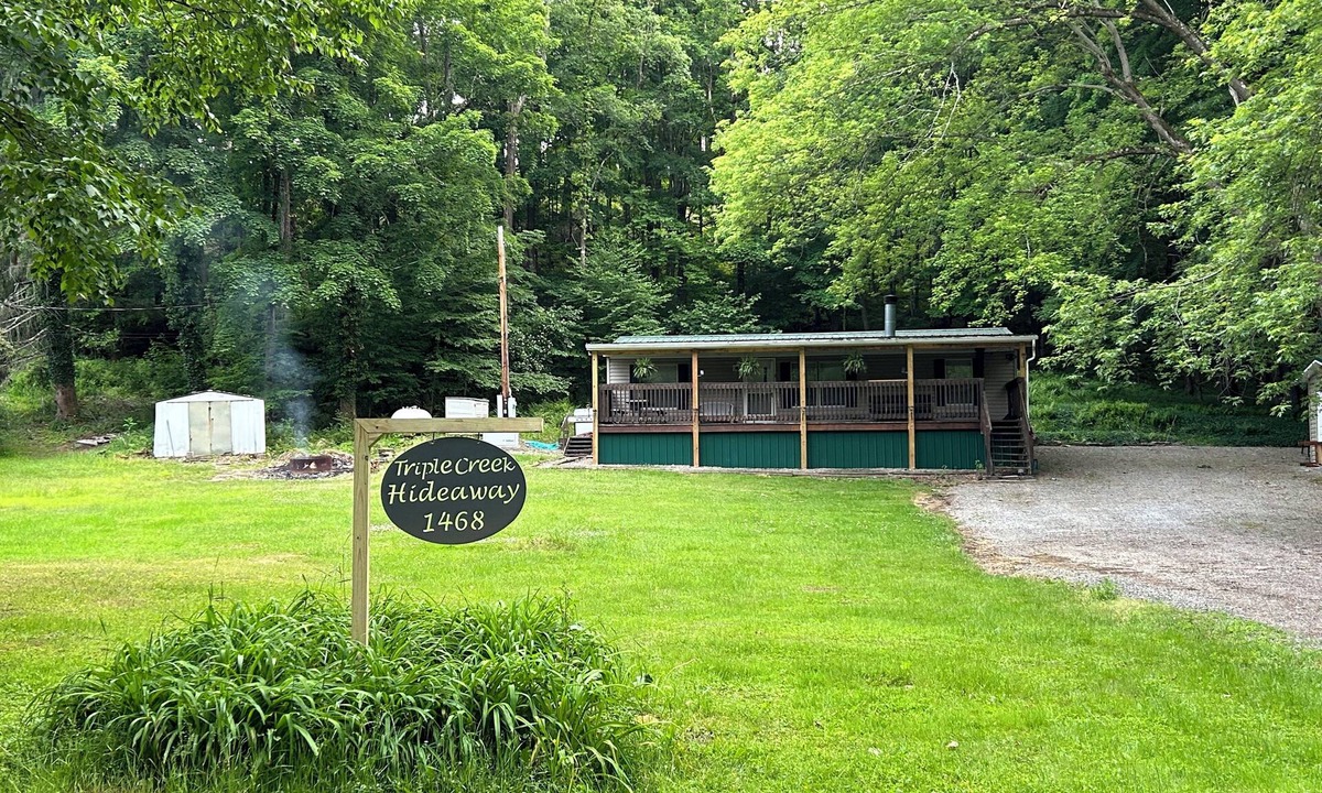 Champion House | Triple Creek Hideaway is located so close to hiking trails and ski resorts!