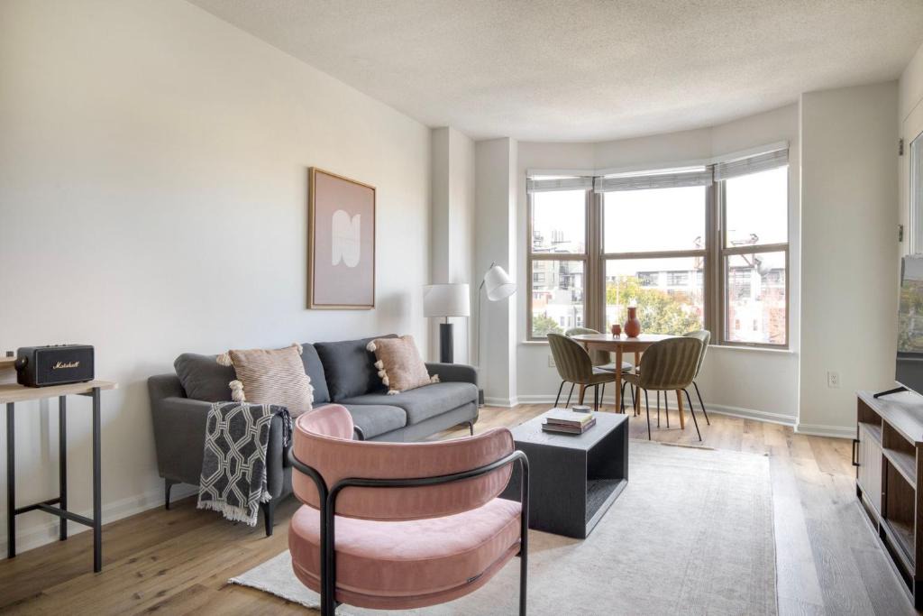 Cardozo Apartment | U Street 1br w gym rooftop nr metro dining WDC-726