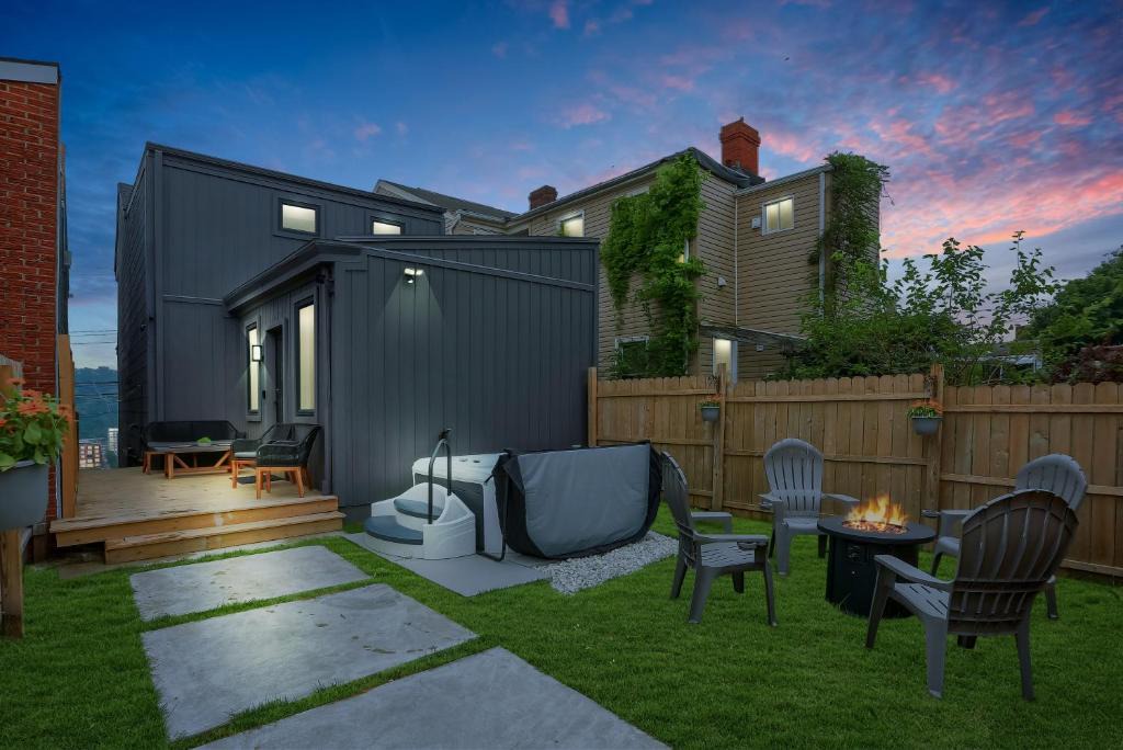 Pittsburgh House | Urban Oasis Retreat With Luxury Design, Hot Tub, Fire Pit, Breathtaking Downtown & River Views