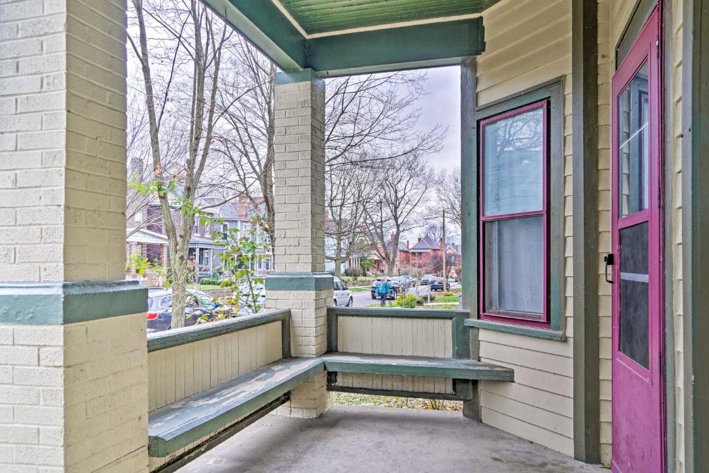 Victorian Village Apartment | Victorian Apt, 1 half Mi to Baseball Stadium!